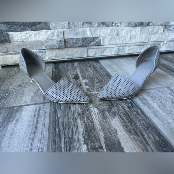 VINCE Mesh perforated Pointy gray leather kittens mid  heels. Size 7 - Picture 4 of 14